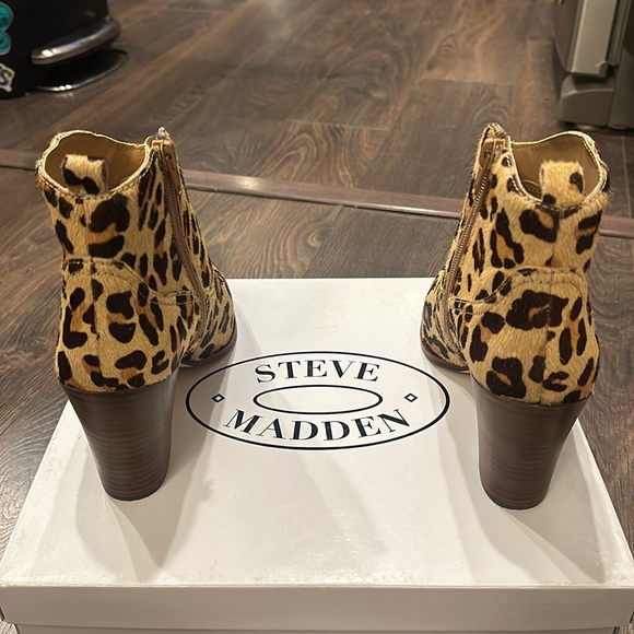 Steve Madden Leopard Print Heel Boots, Size 6 w/ Box - Picture 4 of 4